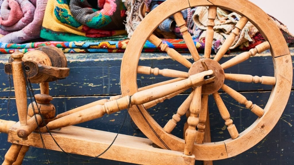 KVIC Distributes Charkha, Looms, Garment Machines to 2250 Artisans in West Bengal to Boost Local Employment - India press release