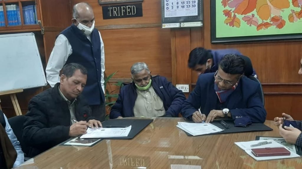 Trifed Signs MoU with Akhil Bhartiya Vanvasi Kalyan Ashram for Setting up of TRIFOOD Parks in Madhya Pradesh -India press release