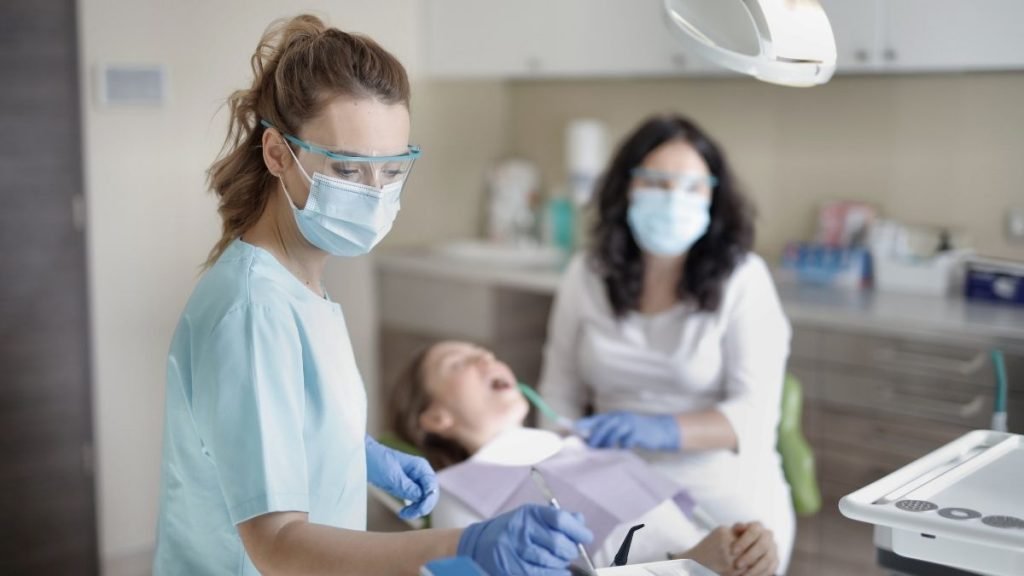 Dental procedures during a pandemic are not riskier  Study finds