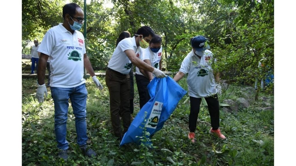Secretary Department of Youth Affairs and Secretary Sports participate in Clean India drive at Nehru Park in Chanakyapuri today as part of a month-long nationwide Clean India campaign