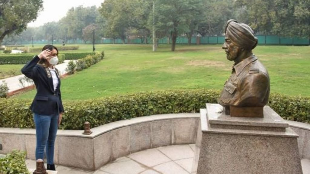 Table Tennis Star Manika Batra visits National War Memorial, pays tribute to air warrior of the 1971 Indo-Pak War Nirmal Jit Singh Sekhon
