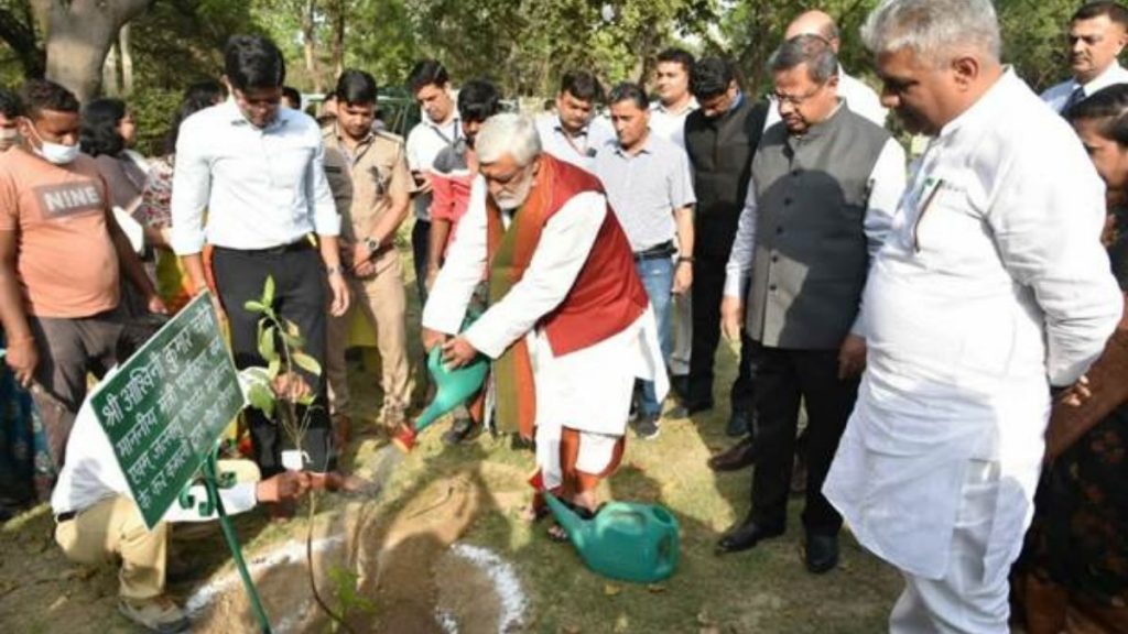 From Minister to Officials, Media to people, everyone plants together 75 saplings on International Day of Forests at National Zoological Park