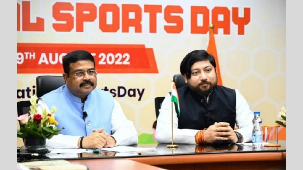 Shri Dharmendra Pradhan, Shri Anurag Singh Thakur, and Shri Nishith Pramanik interact with athletes and fitness icons on National Sports Day
