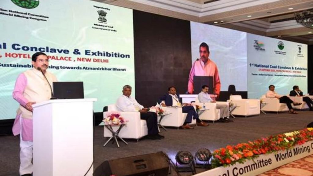 Shri Pralhad Joshi calls upon PSUs to compete with Private Sector in Coal Mine Auction & Production